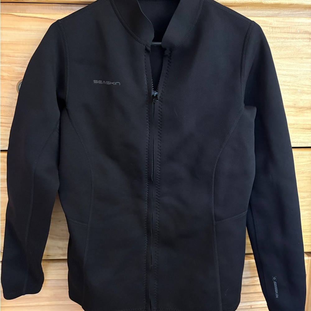 Seaskin Women's Black Lightweight Zip Jacket